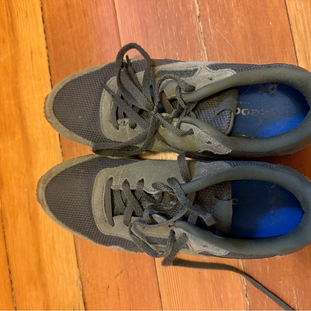 Reebok Black and Gray Athletic Sneakers (size 7)